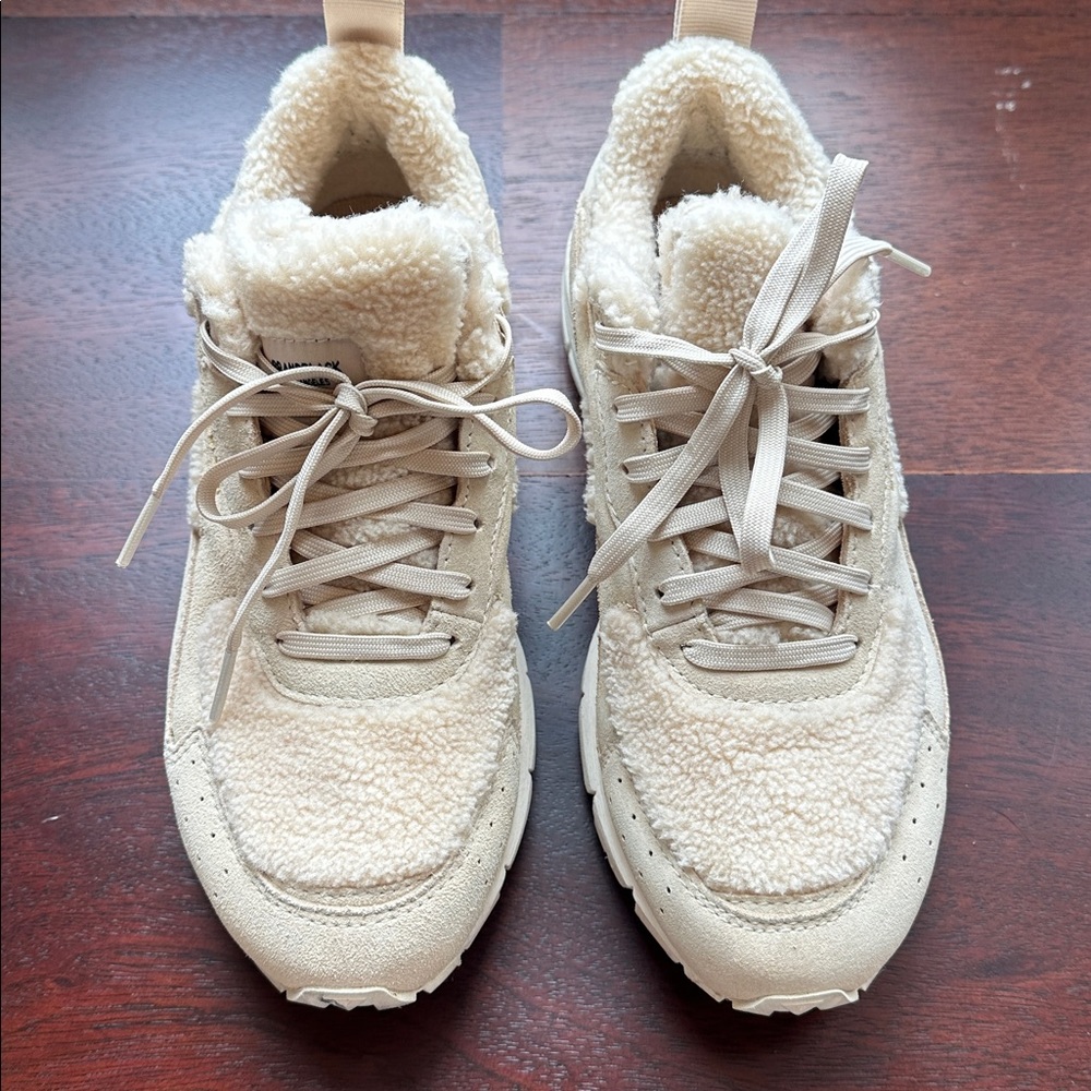 BRANDBLACK Los Angeles Fleece Lined Cream Sneakers